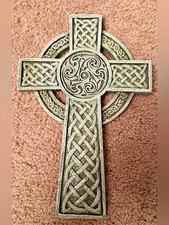 NEW! Celtic Knot Wall Cross in Green - 9.5”