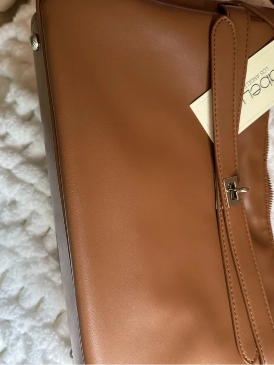 Beautiful Soft Leather Shoulder Bag in Cognac Brown