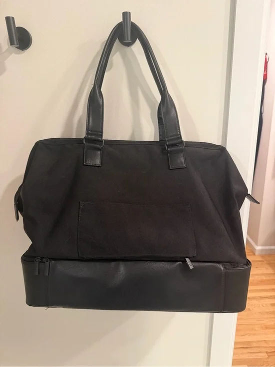 Beis Weekender Bag in Black