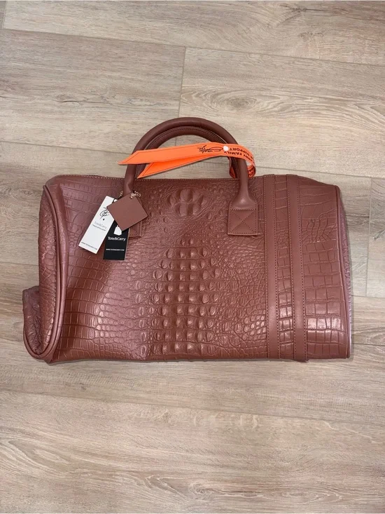 Tote & Carry Weekender duffel bag (Carmel) - brand new, never used