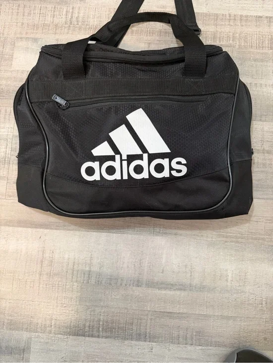Adidas Black Medium Duffel Gym Bag Sports Travel Overnight Shoulder Carry EUC