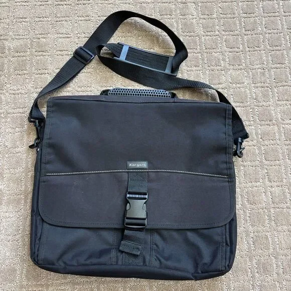 Targus Laptop Computer Bag Black Adjustable Shoulder Strap Travel Padded Pockets