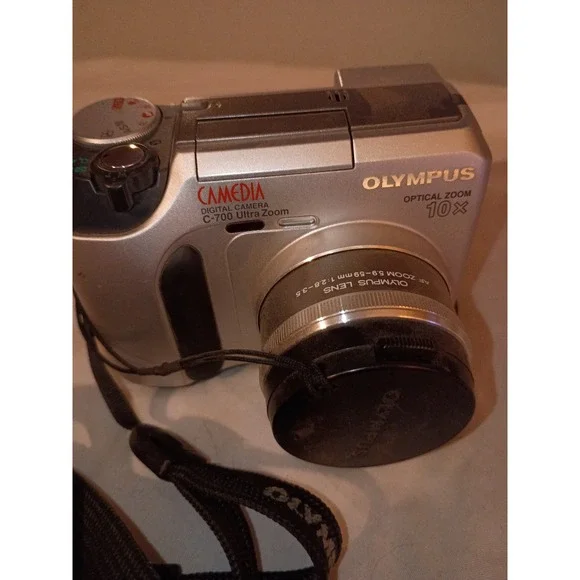 Olympus Camedia C-700 Ultra Zoom Digital Camera Silver 10x Optical Zoom Vintage