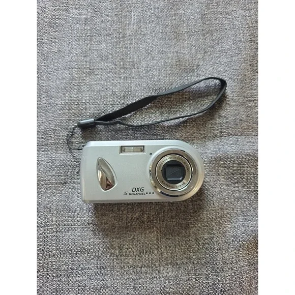 DXG Model 518 Digital Camera 5MP 3x Optical Zoom Silver UnTested No Battery