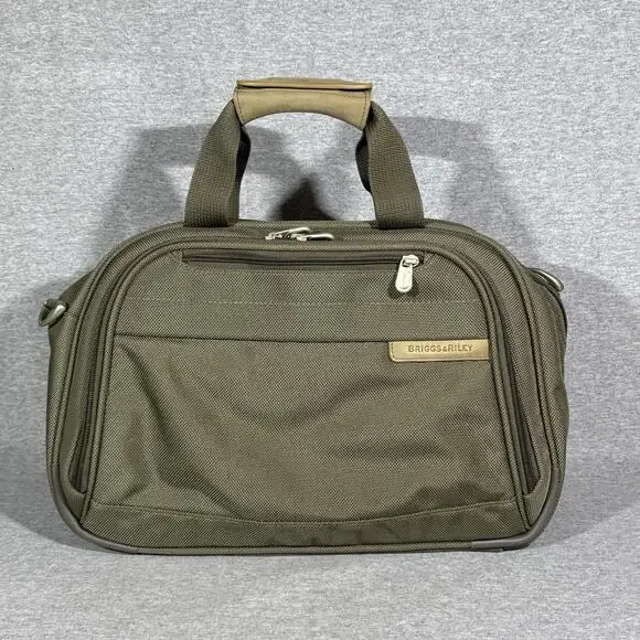 Briggs & Riley 226-7 Olive Ballistic Nylon Duffel Bag Carry On Travel Tag Intact