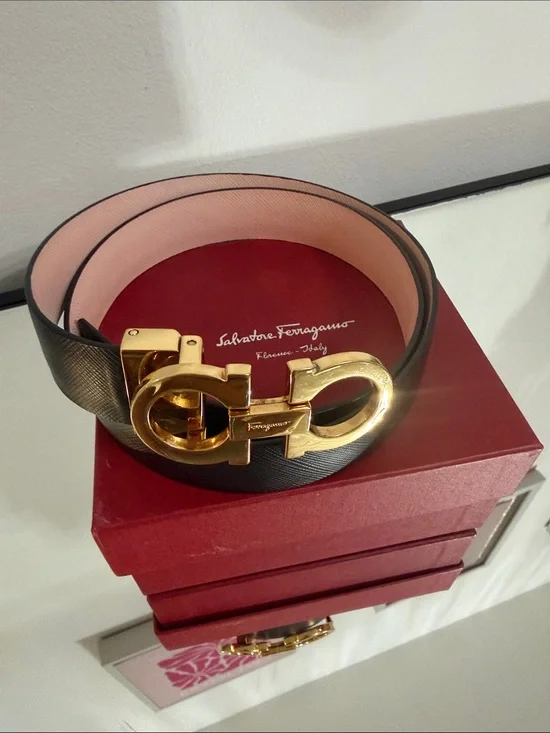Salvatore Ferragamo belt. Double sided. Black & pink. Gold hardware