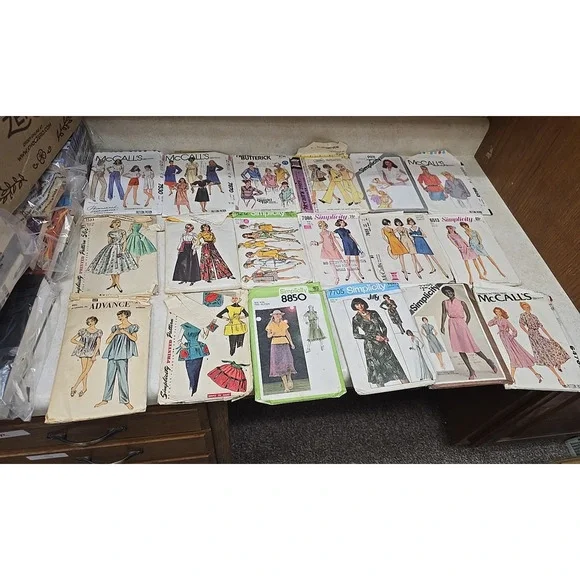 Lot of Vtg Simplicity McCall's Advance Shirt Pants‎ Dress Womans Sewing Patterns