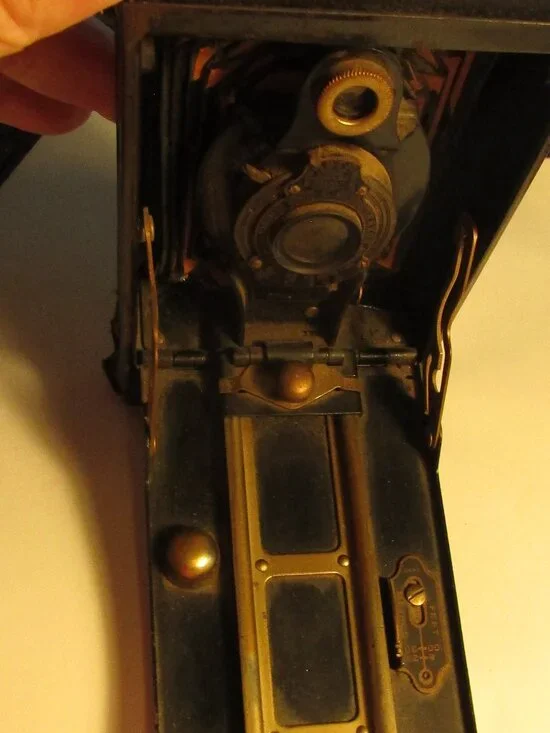 Antique 1920s KODAK EASTMAN FOLDING BROWNIE #2 AUTOGRAPHIC CAMERA