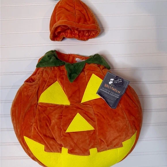 Pottery Barn Kids Puffy Pumpkin Glow in the Dark Halloween Costume, 2T NEW 1875