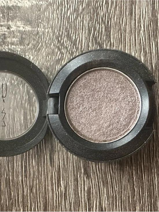 MAC Cosmetics Shimmery Taupe Single Eyeshadow