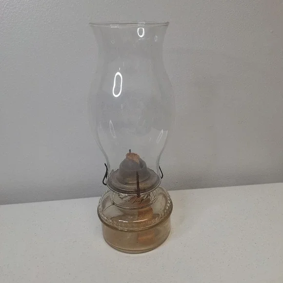 Vintage Eagle Oil Lamp Clear Glass Amber Tone Base Kerosene Hurricane
