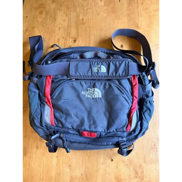 The North Face Messenger Bag Grey Red Crossbody Shoulder Travel Commuter Bag