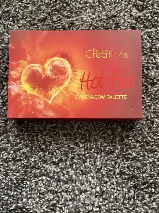 Beauty Creations Hot Fire Eyeshadow Palette - Red & Orange Ombre