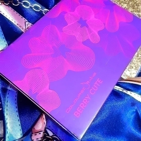 Coloured Rain Berry Cute Eyeshadow Palette