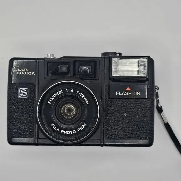 Fujica Flash S Film Camera Vintage Parts Only (0024)