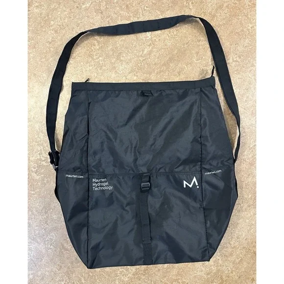 Maurten Hydrogel Technology Messenger Tote Bag Black Kilometer Studios Zip EUC
