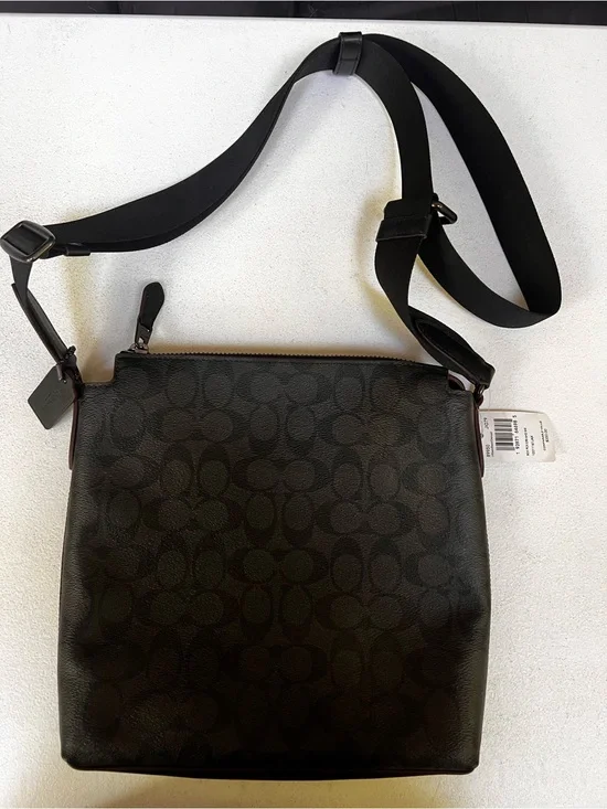 Coach Men’s Black Signature Crossbody Messenger Bag