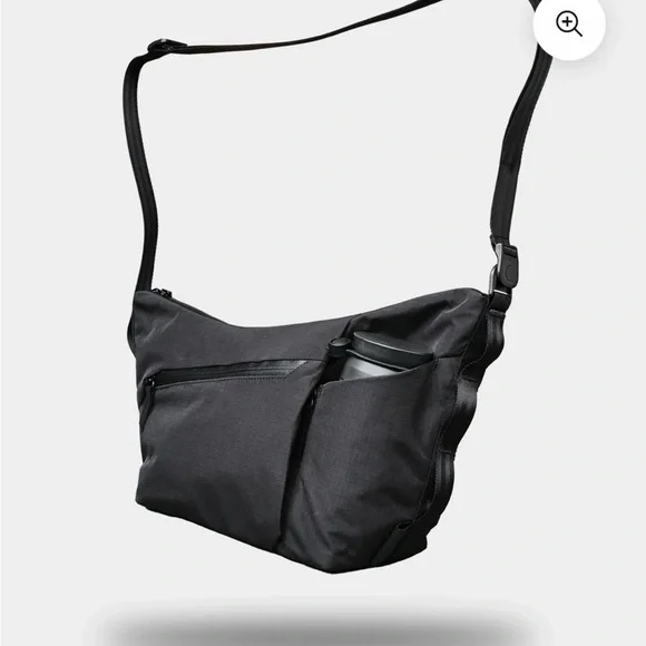 NWT Alpaka Flow satchel 4L - black A5