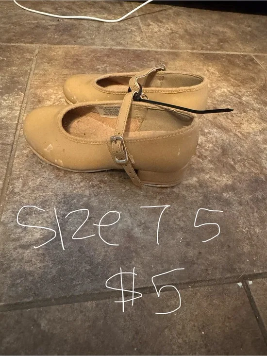 Girls Tan Classic Tap Shoes