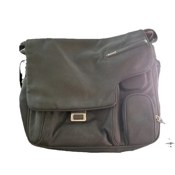 Tumi Shoulder Bag 26175D4 Black Cut Out Flap Messenger Alpha Bag Expandable‎