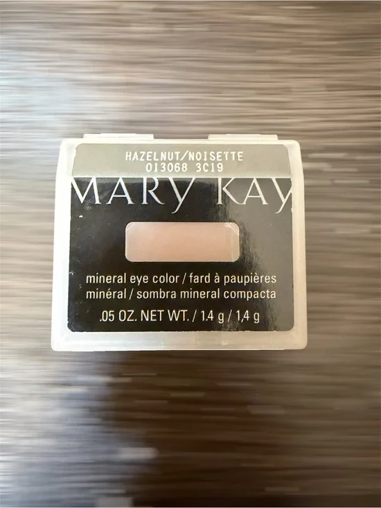 Mary Kay Mineral Eye Color - Hazelnut Neutral Beige