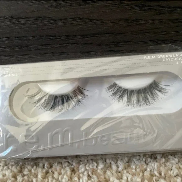 Rem Beauty - Lashes - Daydreamin - BNIB, Sealed