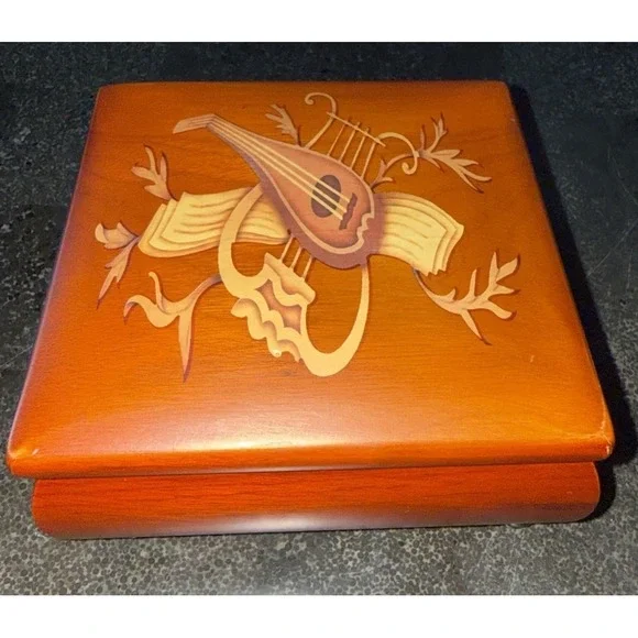 Vtg Wooden Trinket MUSIC Box -Works Scroll, Music Themed- Small‎ Lined