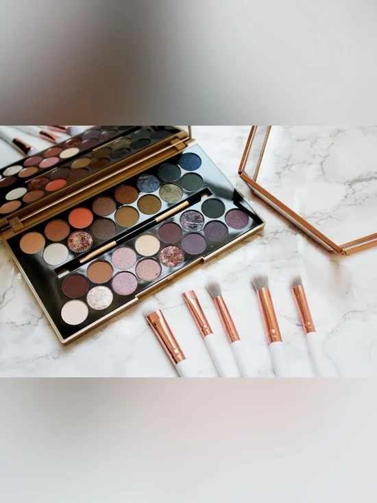 NIB Makeup Revolution Fortune Favors the Brave Eyeshadow Palette
