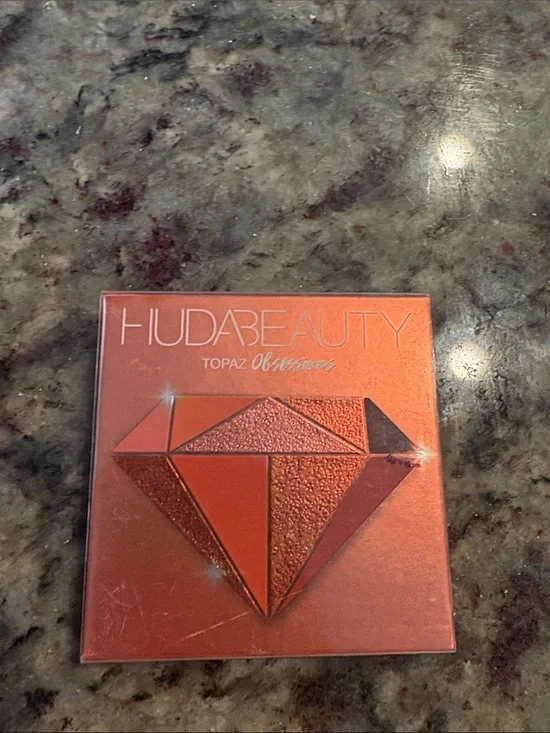 HUDA BEAUTY Topaz Obsessions Eyeshadow Palette - Copper Bronze Orange