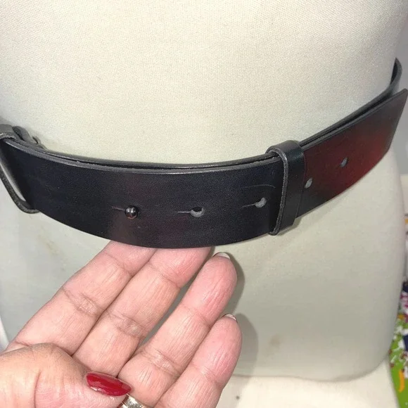 J Crew Single Prong Black Leather Belt Womens M Adjustable Classic Minimialistic
