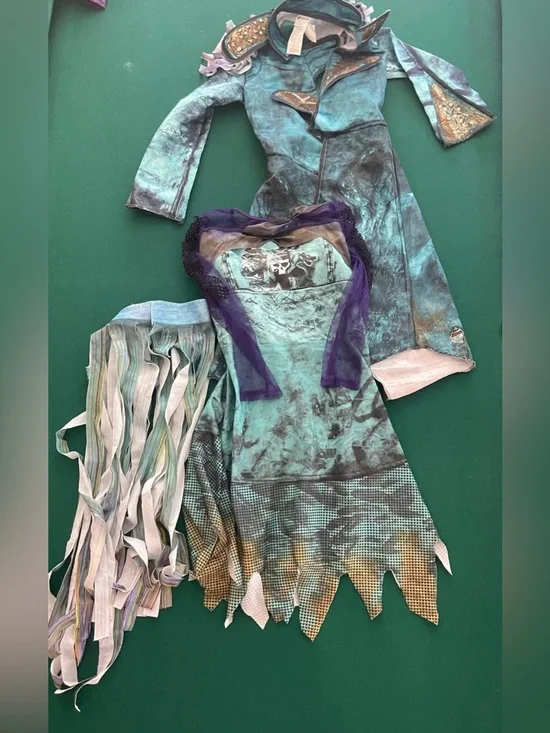 Uma from Descendants Costume