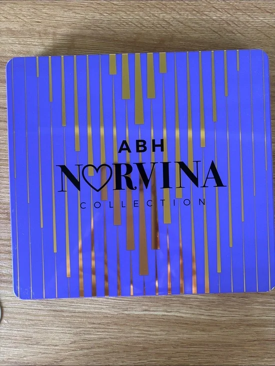 Anastasia Beverly Hills Norvina Eyeshadow Palette - Purple & Gold