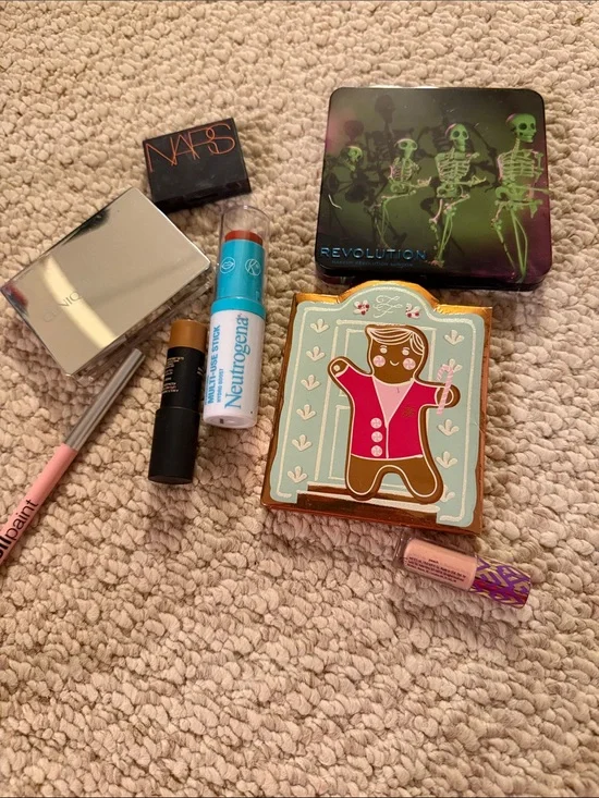 Too Faced Gingerbread Blush Palette with Pink & Gold Accents