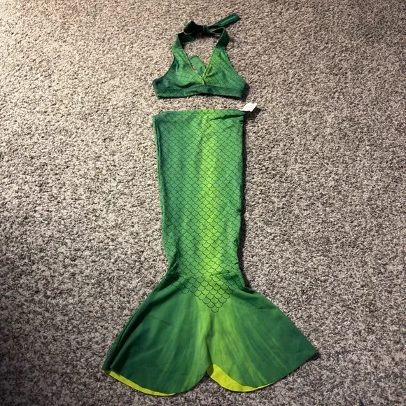 The 2 Tails Toddler Mermaid Tail Costume Set Green Scale Halter Top 2PC NWT