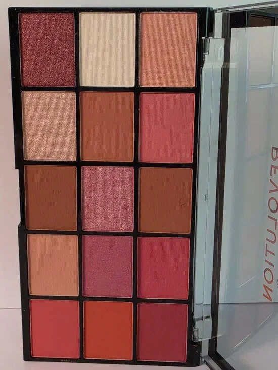 Revolution Reloaded Neutrals 3 Eyeshadow Palette .