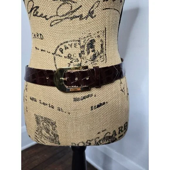 Vintage Morris Moskowitz Brown Snakeskin Embossed Belt