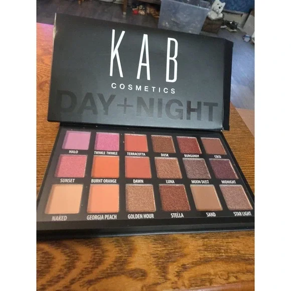 KAB Cosmetics‎ DAY NIGHT Eyeshadow Palette 18 Shades ~ Highly Pigmented