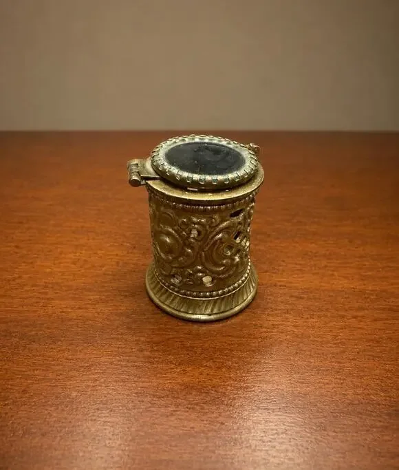 Vintage Anna Griffin Brass Stamp Roll Dispenser Two’s Company Glass Lid 2” High