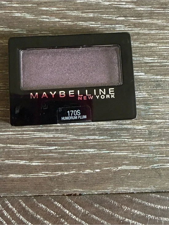 NWT Maybelline New York Single Eyeshadow - Humdrum Plum (170S)