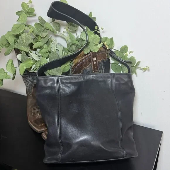 Vintage Coach Erickson Bucket Bag Soho Black Leather Shoulder Purse