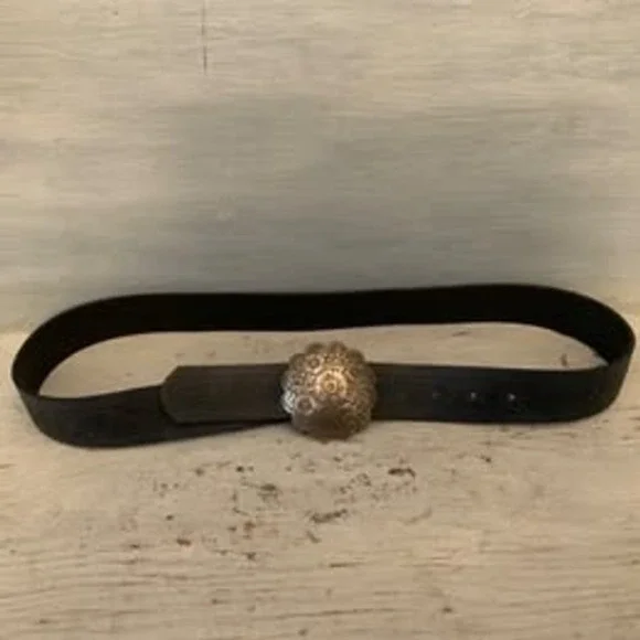 Maurices Italian Black Leather Embossed Belt w/ Brushed‎ Silver Buckle Large GC