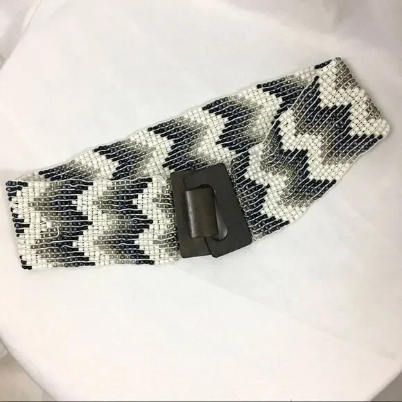 Large Seas Bead stretch belt with wooden buckle