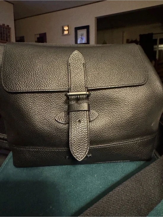 Coach Hudson Black Pebbled Leather Crossbody Messenger Bag Gunmetal buckle Strap