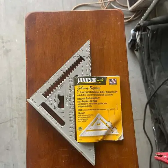 Johnson Johnny Square 7-in Aluminum Rafter‎ Angle Square with Instruction Book