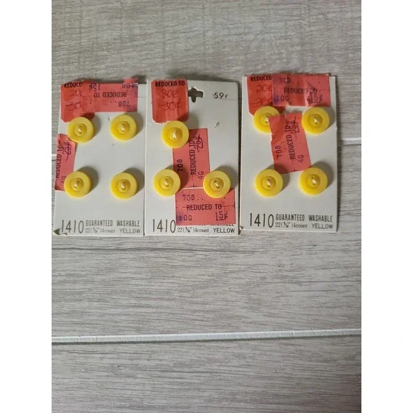 vintage 1410 yellow sewing buttons Le Chic Japan Arts Crafts Size 22 9/16