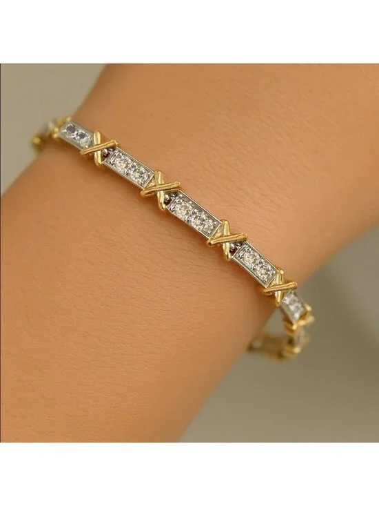 Gold and Silver Bracelet Q561