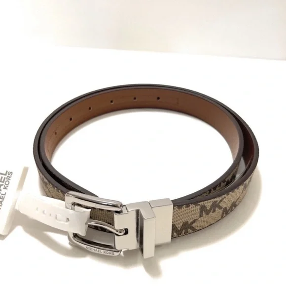 MICHAEL KORS Genuine Leather Twist Reversible MK Logo Belt. Size Medium. NWT
