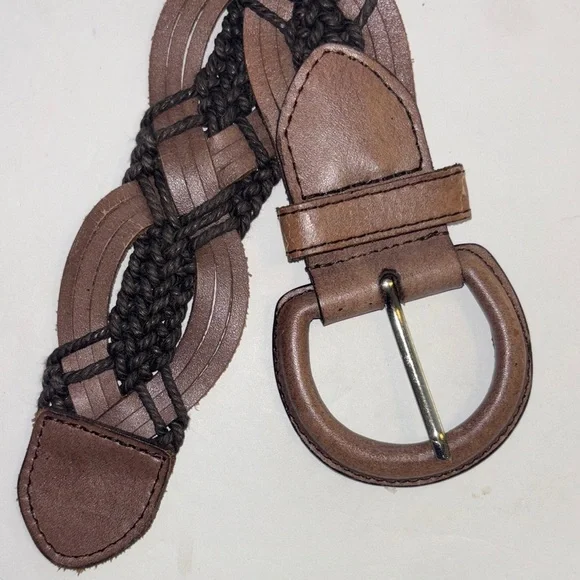 CARLISE BRAND BROWN BELT W/DK BROWN BRAIDING THROUGHOUT LEATHER BELT SIZE MEDIUM