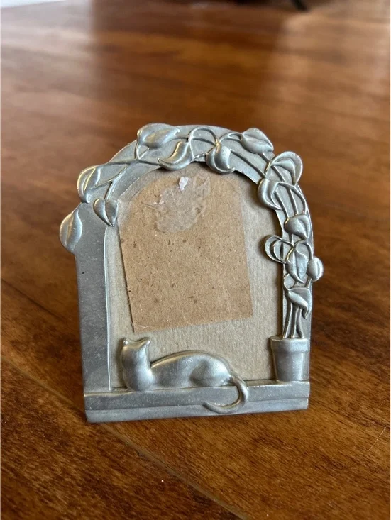 Vintage Small Decorative Metal Picture Frame with Cat and Plant Design