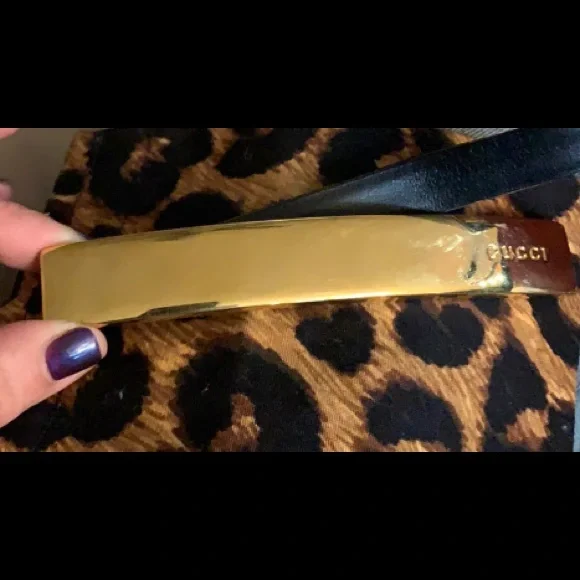Vintage Women’s Gucci black leather & Gold Gucci‎ elegant buckle Belt